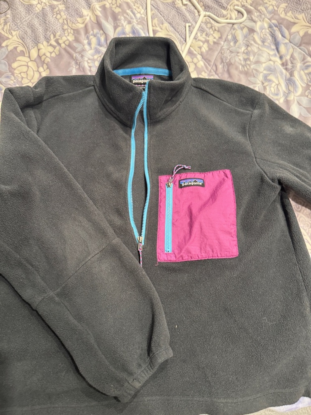 Patagonia Women’s Charoal Fleece 3/4 Zip Pullover with Magenta Pocket